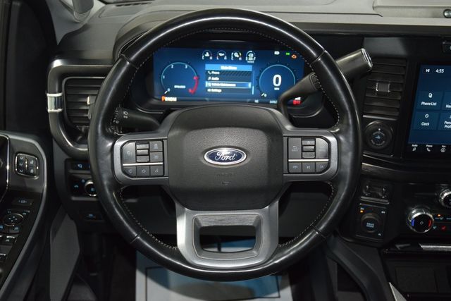 2023 Ford Super Duty F-450 DRW LARIAT 4WD Crew Cab 8' Box - 22953213 - 37