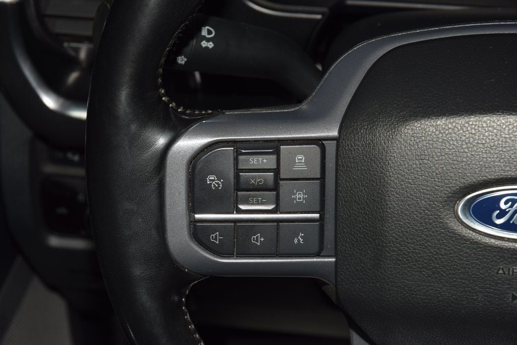 2023 Ford Super Duty F-450 DRW LARIAT 4WD Crew Cab 8' Box - 22953213 - 38