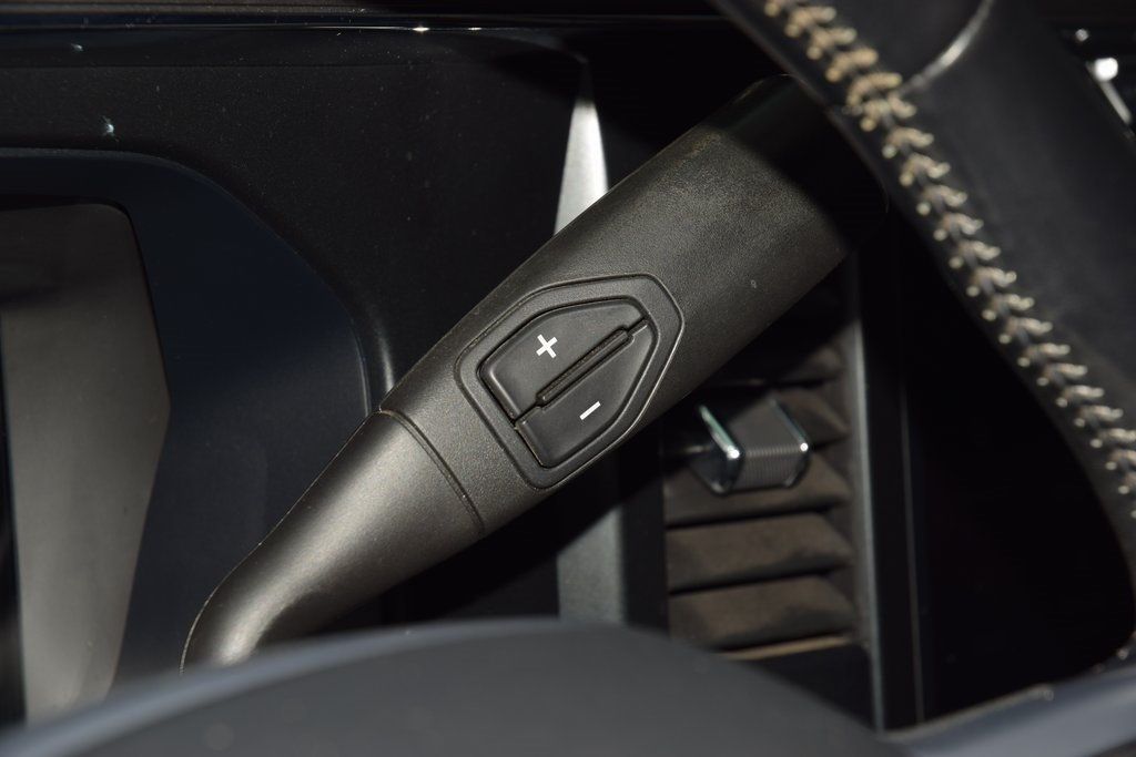 2023 Ford Super Duty F-450 DRW LARIAT 4WD Crew Cab 8' Box - 22953213 - 40