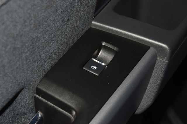 2023 Ford Super Duty F-450 DRW LARIAT 4WD Crew Cab 8' Box - 22953213 - 48