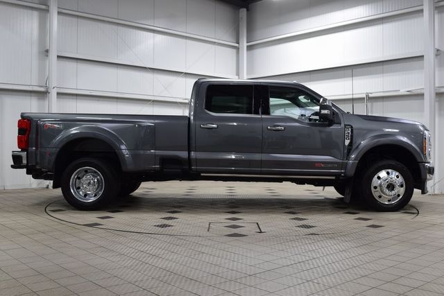 2023 Ford Super Duty F-450 DRW LARIAT 4WD Crew Cab 8' Box - 22953213 - 8