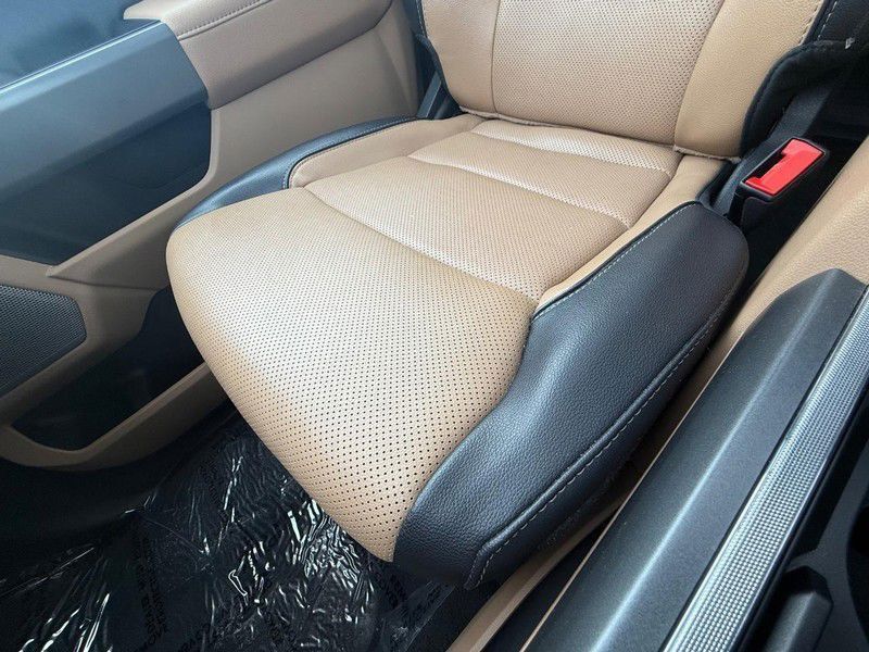 2023 Ford Super Duty F-450 DRW LARIAT 4WD Crew Cab 8' Box - 22999852 - 10