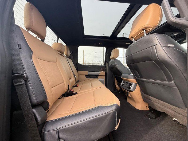 2023 Ford Super Duty F-450 DRW LARIAT 4WD Crew Cab 8' Box - 22999852 - 12