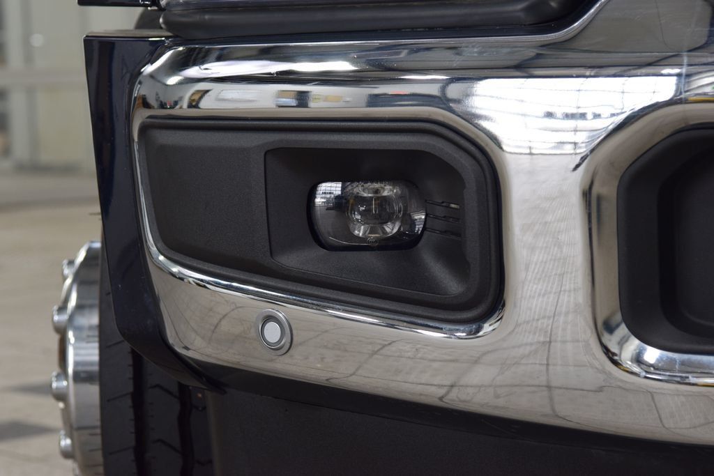 2023 Ford Super Duty F-450 DRW LARIAT 4WD Crew Cab 8' Box - 22999852 - 13
