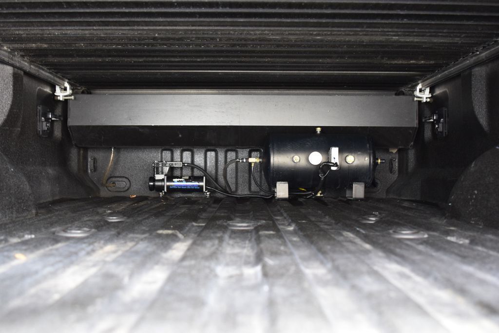 2023 Ford Super Duty F-450 DRW LARIAT 4WD Crew Cab 8' Box - 22999852 - 22