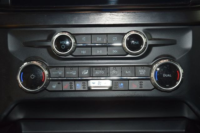 2023 Ford Super Duty F-450 DRW LARIAT 4WD Crew Cab 8' Box - 22999852 - 34