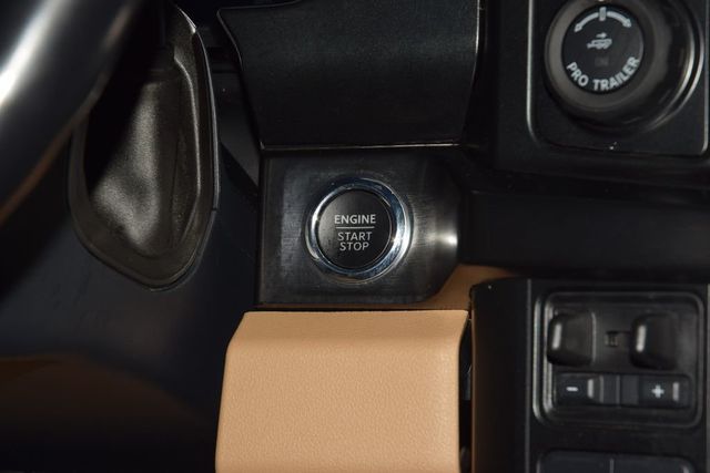 2023 Ford Super Duty F-450 DRW LARIAT 4WD Crew Cab 8' Box - 22999852 - 37