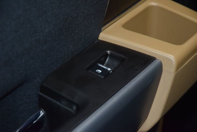 2023 Ford Super Duty F-450 DRW LARIAT 4WD Crew Cab 8' Box - 22999852 - 47