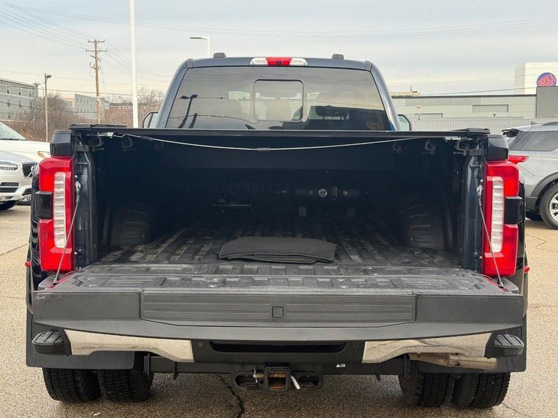2023 Ford Super Duty F-450 DRW LARIAT 4WD Crew Cab 8' Box - 22999852 - 6