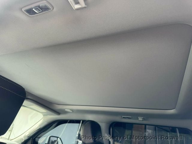 2023 Ford Super Duty F-450 DRW LARIAT 4WD Crew Cab 8' Box - 22813704 - 13