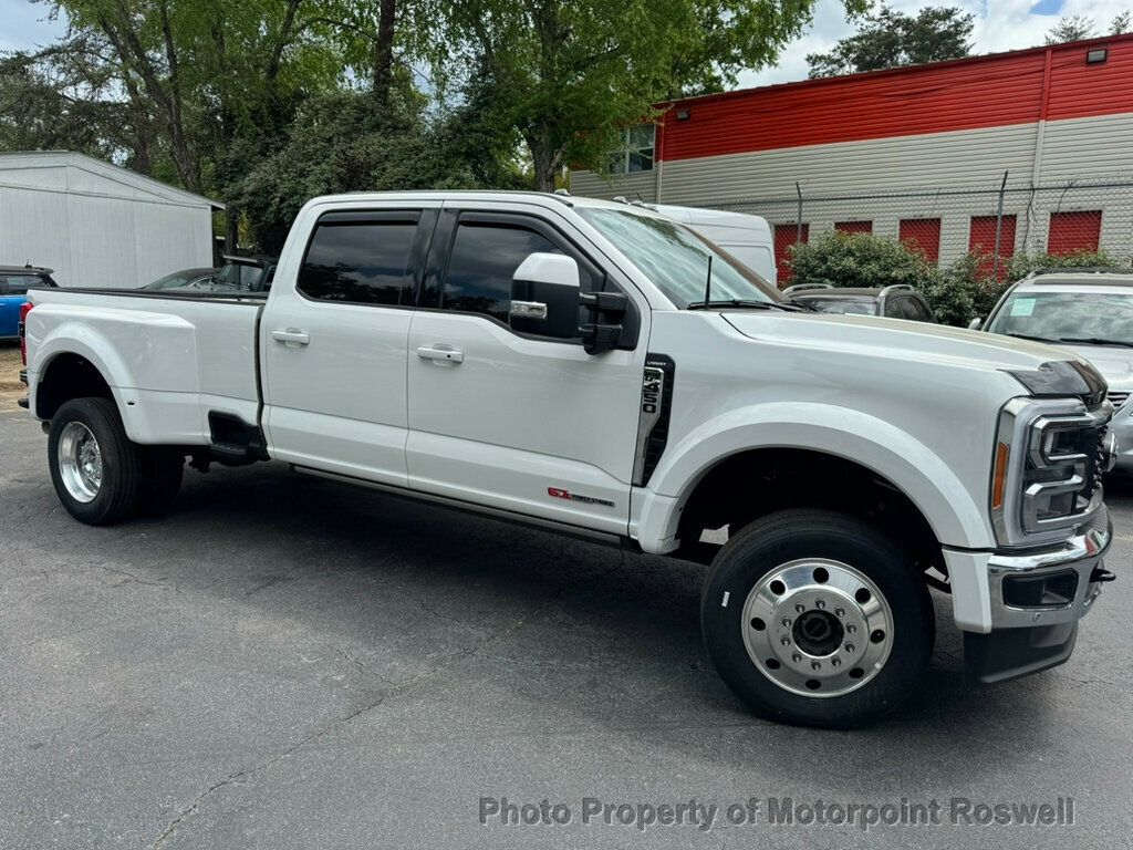 2023 Ford F-450 Lariat photo 2