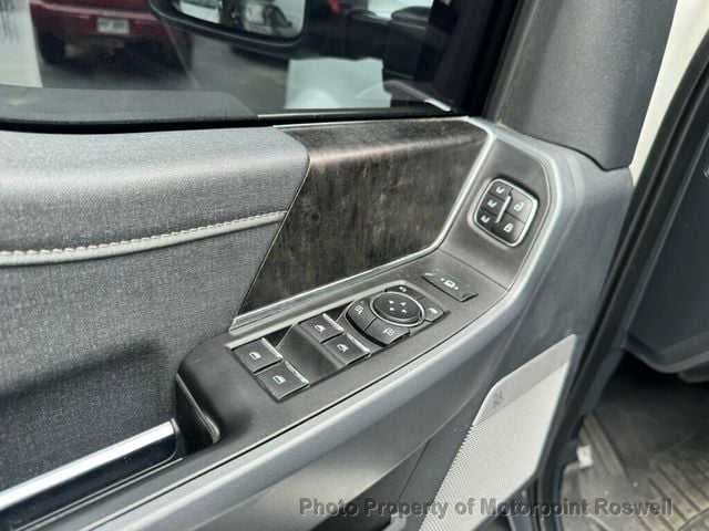 2023 Ford Super Duty F-450 DRW LARIAT 4WD Crew Cab 8' Box - 22813704 - 19