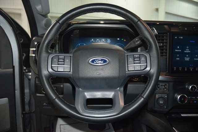 2023 Ford F-450 Lariat photo 21