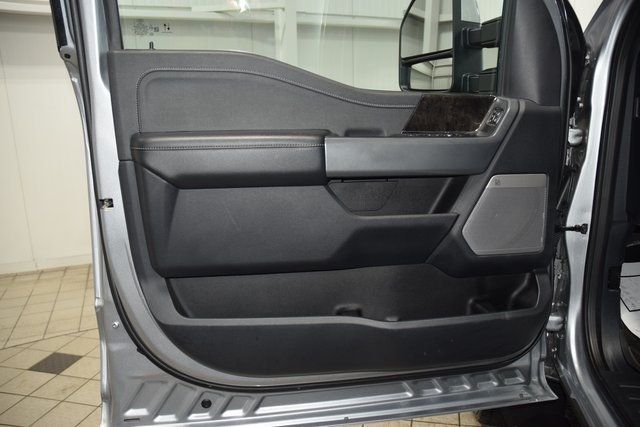 2023 Ford F-450 Lariat photo 30