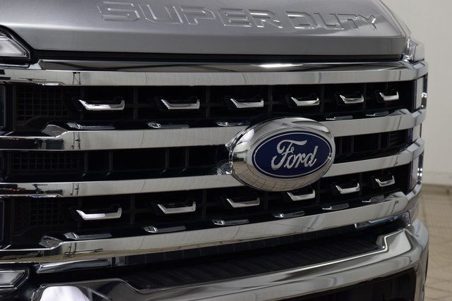 2023 Ford F-450 Lariat photo 5
