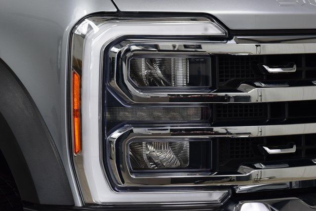 2023 Ford F-450 Lariat photo 6