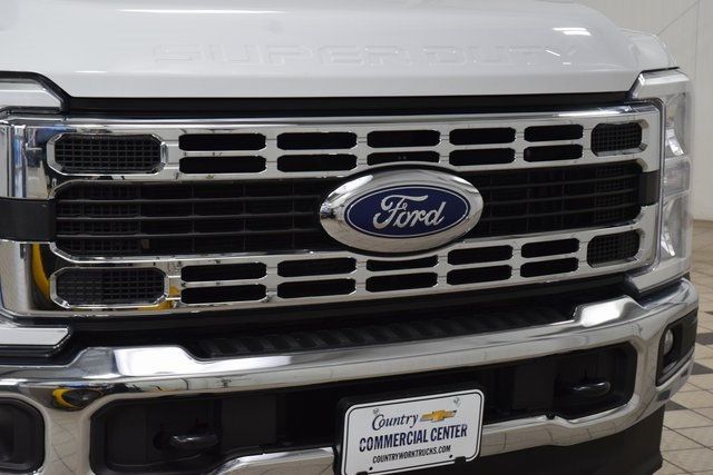 2023 Ford Super Duty F-550 DRW F550 CREW 4X4 * POWERSTROKE * 9' PLATFORM BED * 1 OWNER - 22942199 - 4