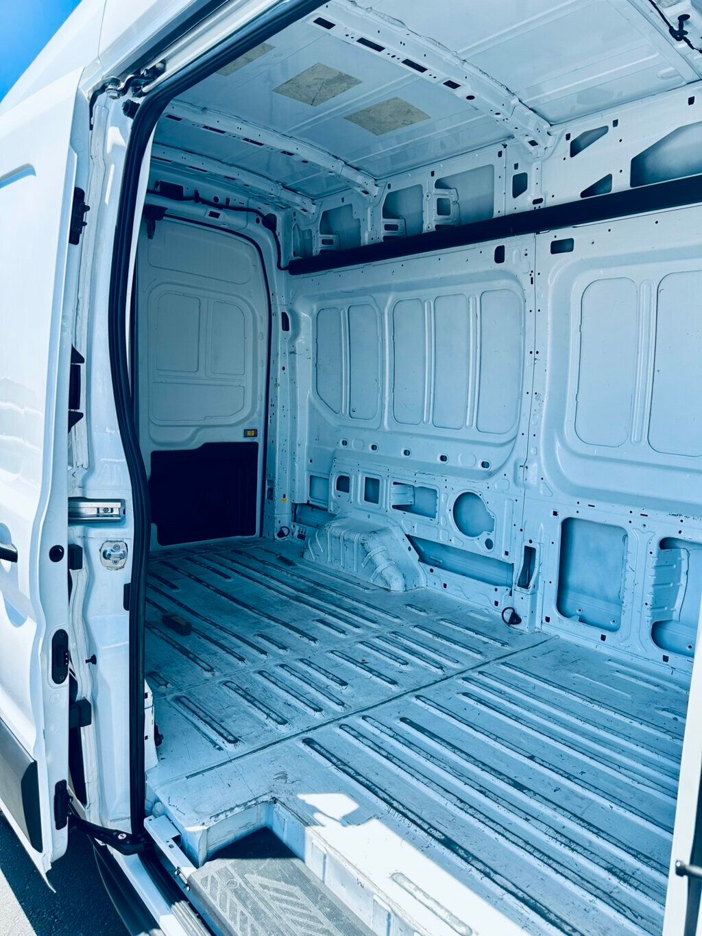 2023 Ford Transit Cargo Van photo 11