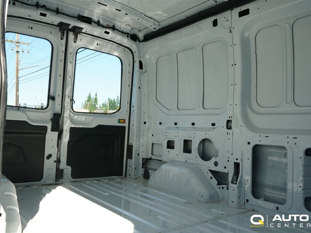 2023 Ford Transit Cargo Van T-250 130" Med Rf 9070 GVWR RWD - 22894757 - 29