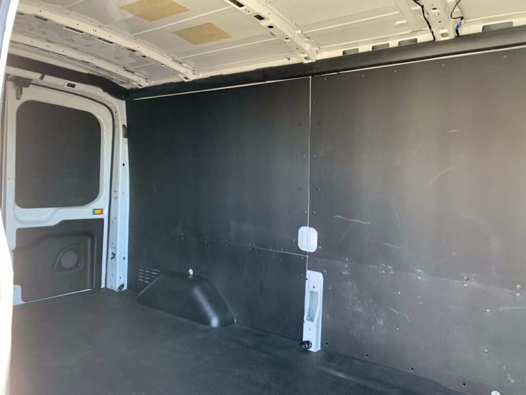2023 Ford Transit Cargo Van T-250 130" Med Rf 9070 GVWR RWD 1-Owner - 22972645 - 5