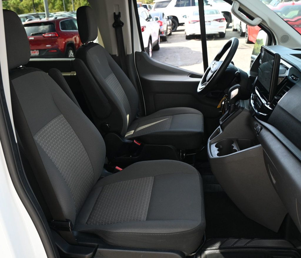 Ford Transit photo 15