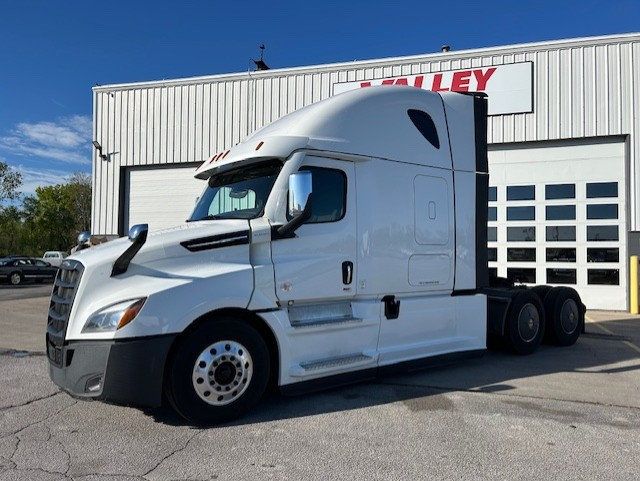 2023 Freightliner Cascadia 2023 FREIGHTLINER CASCADIA SLEEPER - 23023543 - 1