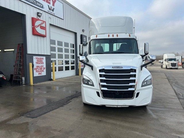 2023 Freightliner Cascadia 2023 FREIGHTLINER DAY CAB - 22964394 - 2