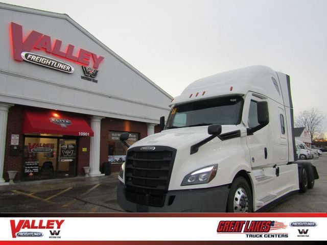 2023 Freightliner Cascadia 126  - 22963396 - 0