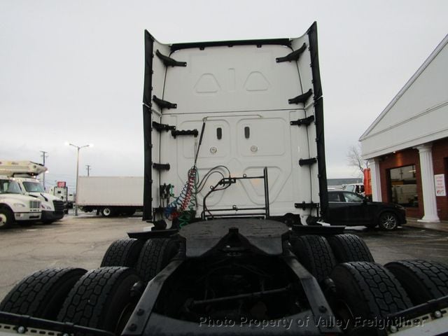 2023 Freightliner Cascadia 126  - 22963396 - 8