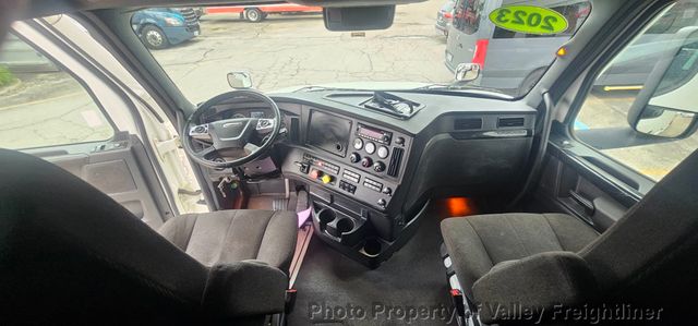 2023 Freightliner Cascadia 126  - 23026467 - 27
