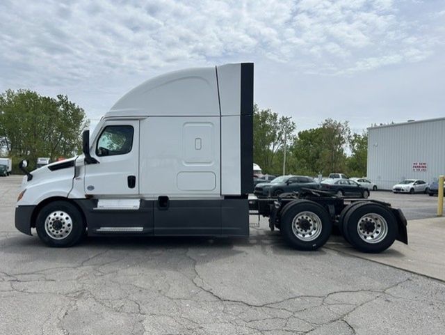 2023 Freightliner PT126SLP 2023 CASCADIA SLEEPER PT 126 - 23026847 - 8
