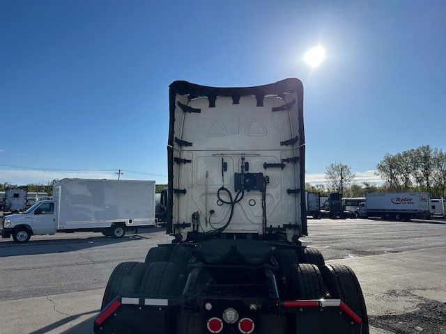 2023 Freightliner PT126SLP 2023 FREIGHTLINER CASCADIA SLEEPER - 23023543 - 5