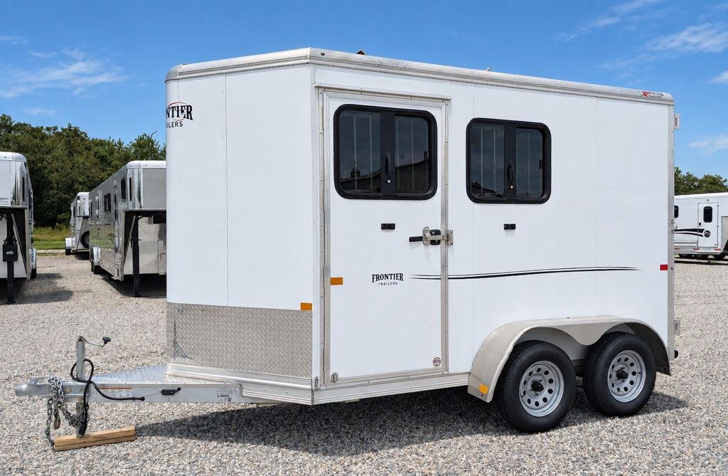 2023 Frontier 2 Horse Slant with Drop Feed Windows & Escape Door  - 23086589 - 1