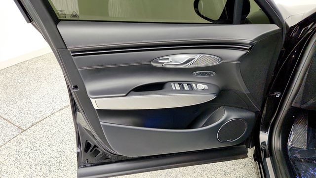 2023 Genesis Electrified GV70 Advanced AWD w/ Prestige Package - 23095036 - 10