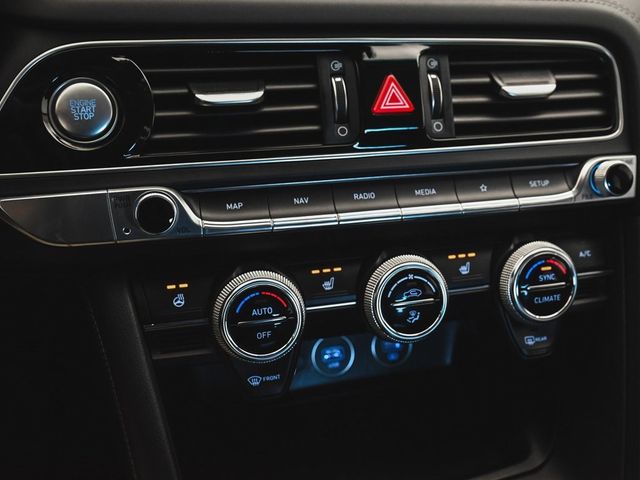 2023 Genesis G70 2.0T - 22951402 - 21