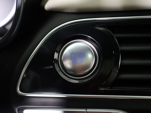 2023 Genesis G70 2.0T AWD - 23004108 - 43