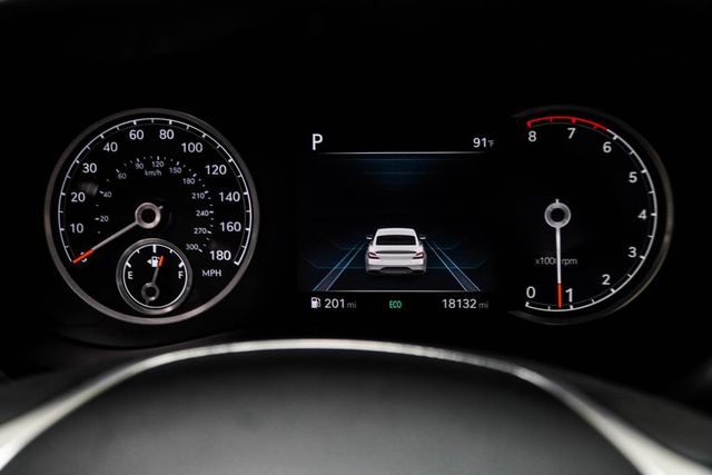 2023 Genesis G70 2.0T RWD - 23066611 - 32