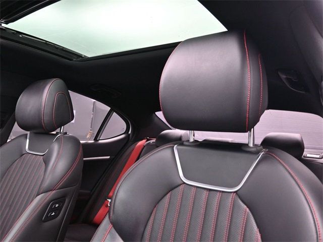 2023 Genesis G70 2.0T RWD - 22928371 - 12