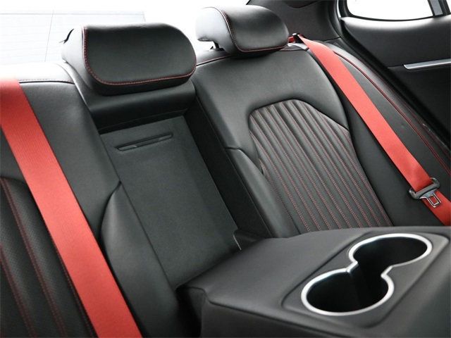 2023 Genesis G70 2.0T RWD - 22928371 - 24