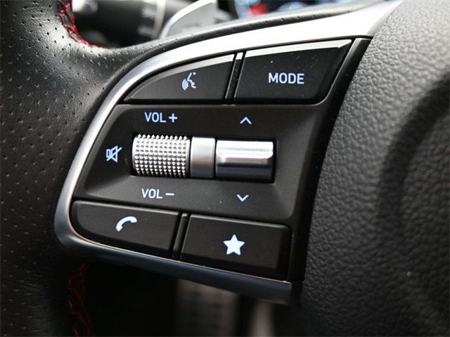 2023 Genesis G70 2.0T RWD - 22928371 - 32