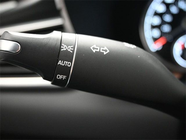 2023 Genesis G70 2.0T RWD - 22928371 - 33