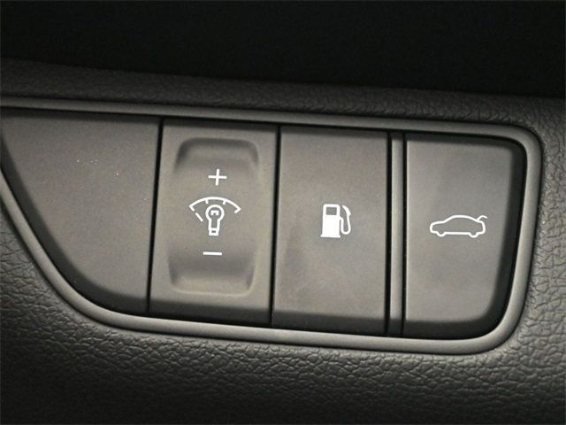 2023 Genesis G70 2.0T RWD - 22928371 - 35