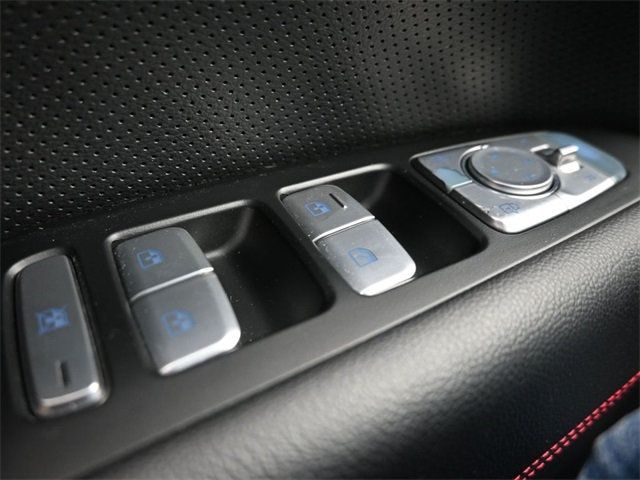 2023 Genesis G70 2.0T RWD - 22928371 - 36