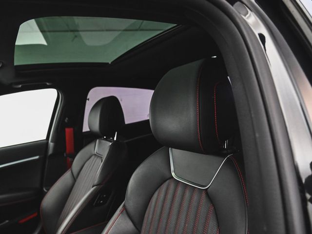 2023 Genesis G70 2.0T Sport Prestige - 23029068 - 32