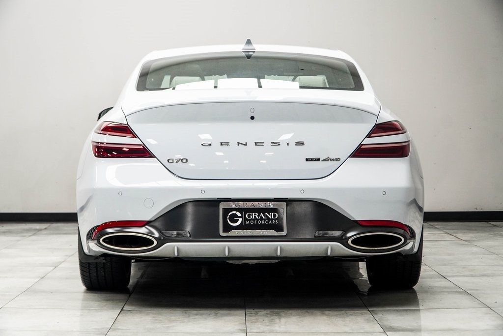 2023 Genesis G70 3.3T photo 10