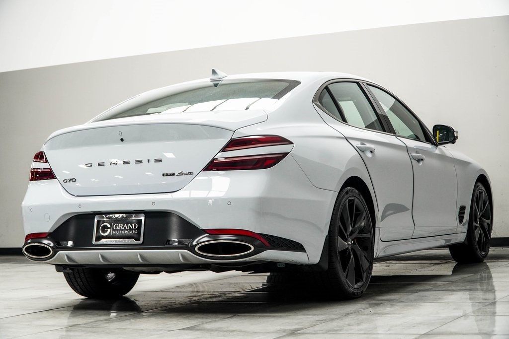 2023 Genesis G70 3.3T photo 11
