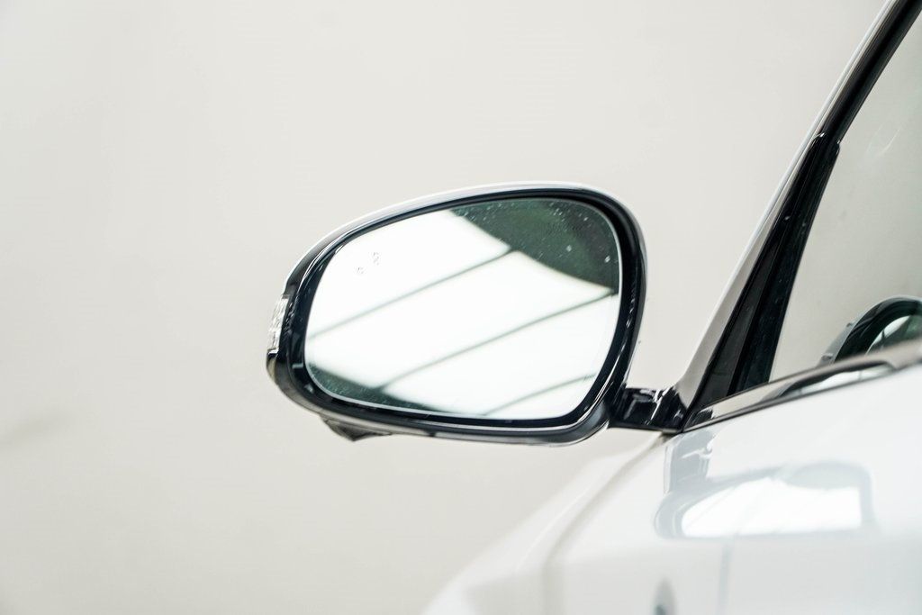 2023 Genesis G70 3.3T photo 13