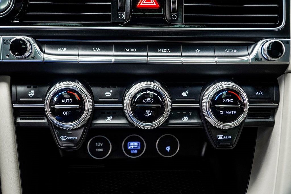 2023 Genesis G70 3.3T photo 19