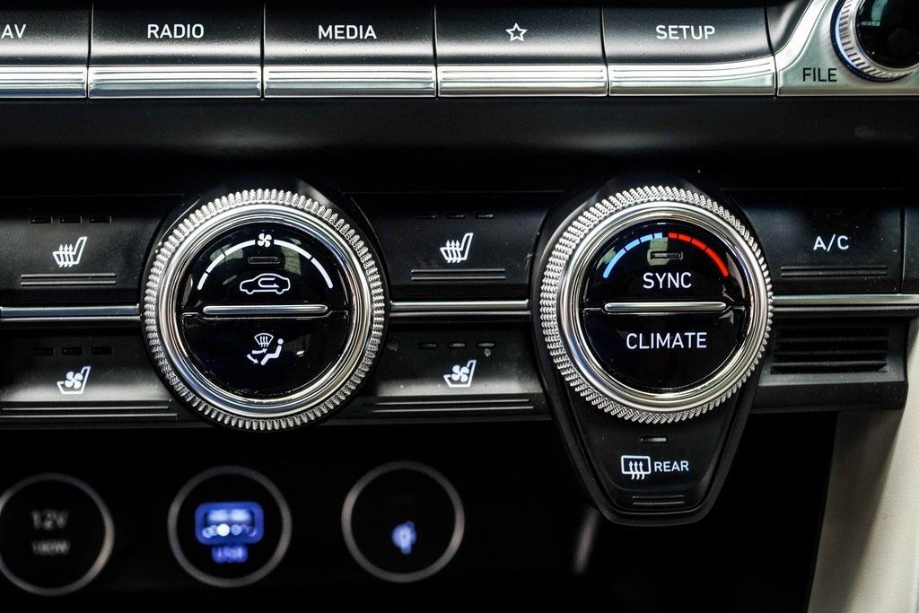 2023 Genesis G70 3.3T photo 21