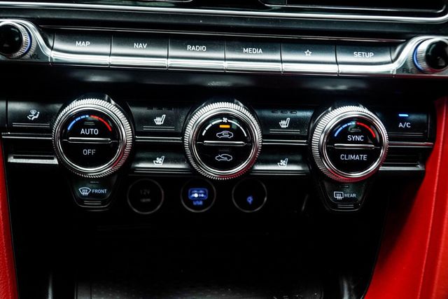 2023 Genesis G70 3.3T RWD - 22951982 - 18